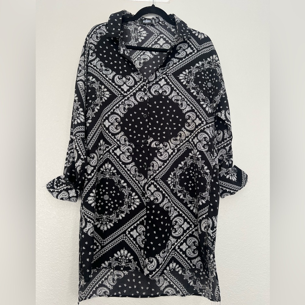 Oversized stylish blouse by MISSGUIDED